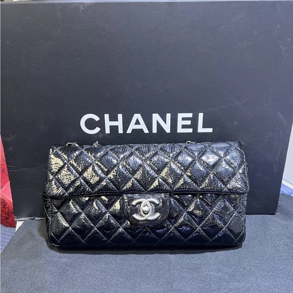 Chanel East/West Black Patent Leather Flap Shoulder Bag Gunmetal Hardware - Picture 1 of 8